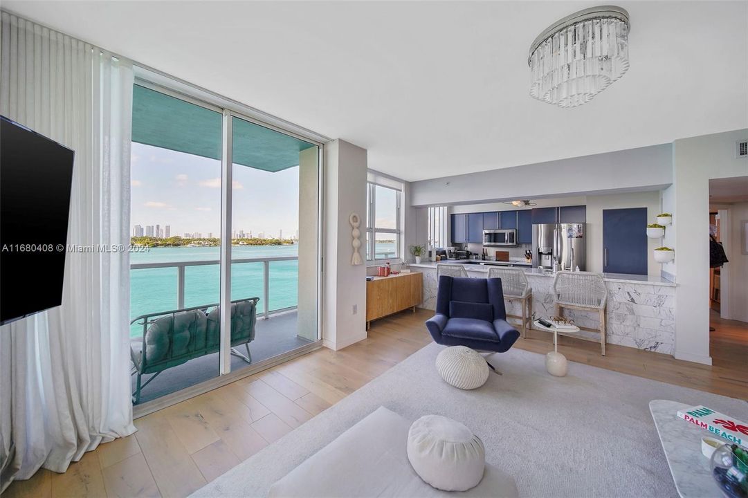 For Sale: $1,395,000 (2 beds, 2 baths, 1147 Square Feet)