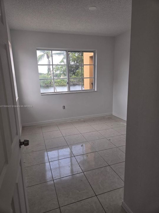 En Venta: $280,000 (2 camas, 2 baños, 916 Pies cuadrados)