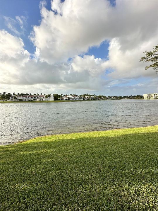 Recently Rented: $3,600 (3 beds, 2 baths, 1950 Square Feet)