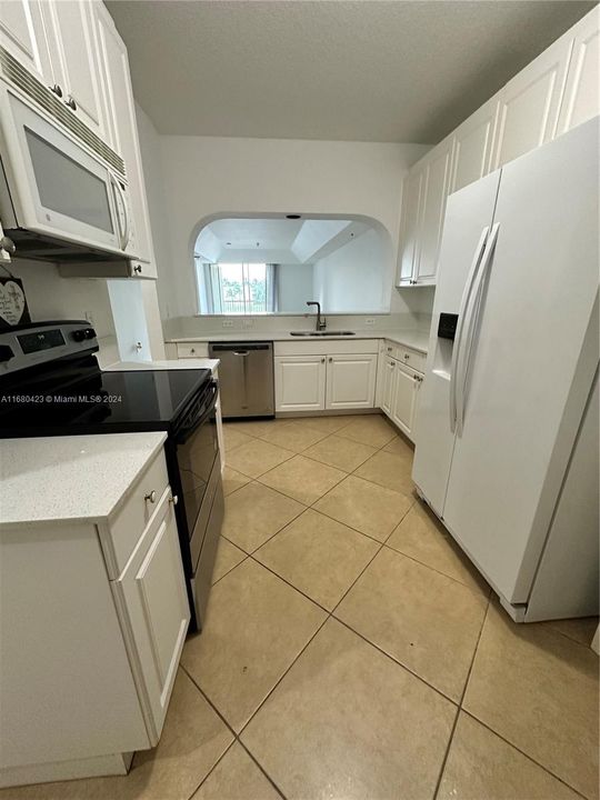 Recently Rented: $3,600 (3 beds, 2 baths, 1950 Square Feet)