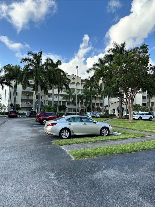 Recently Rented: $3,600 (3 beds, 2 baths, 1950 Square Feet)