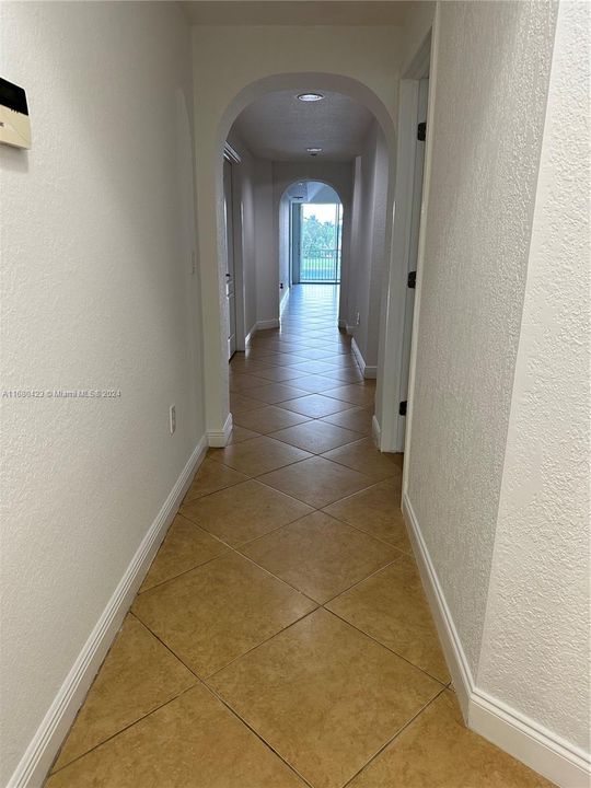 Recently Rented: $3,600 (3 beds, 2 baths, 1950 Square Feet)