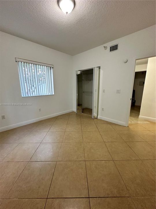 Recently Rented: $3,600 (3 beds, 2 baths, 1950 Square Feet)