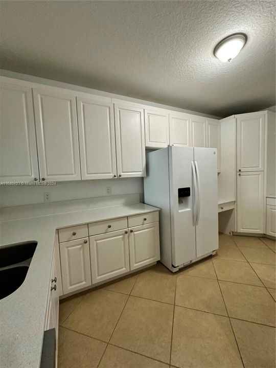 Recently Rented: $3,600 (3 beds, 2 baths, 1950 Square Feet)