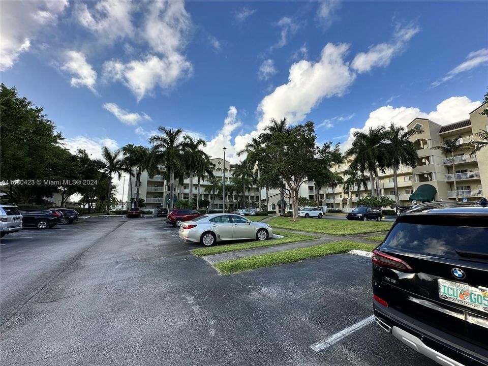 Recently Rented: $3,600 (3 beds, 2 baths, 1950 Square Feet)