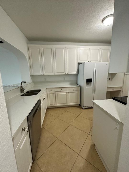 Recently Rented: $3,600 (3 beds, 2 baths, 1950 Square Feet)