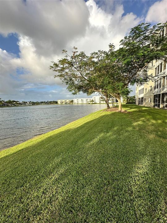 Recently Rented: $3,600 (3 beds, 2 baths, 1950 Square Feet)