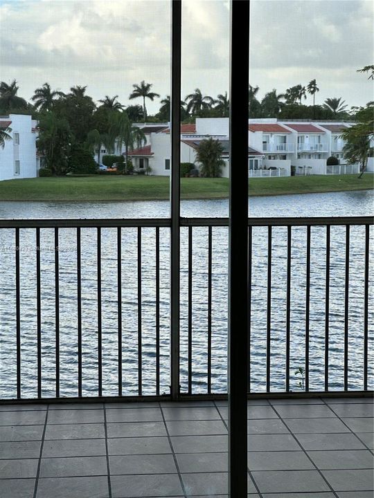 Recently Rented: $3,600 (3 beds, 2 baths, 1950 Square Feet)