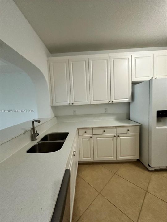 Recently Rented: $3,600 (3 beds, 2 baths, 1950 Square Feet)