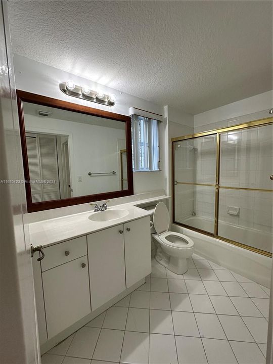 Recently Rented: $3,600 (3 beds, 2 baths, 1950 Square Feet)