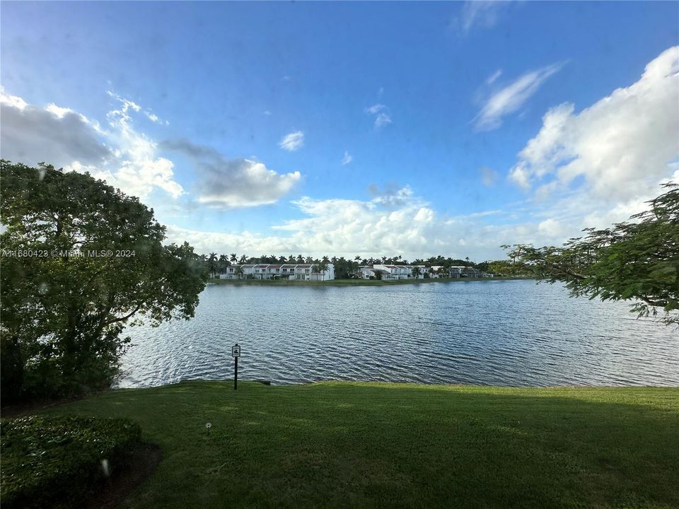 Recently Rented: $3,600 (3 beds, 2 baths, 1950 Square Feet)