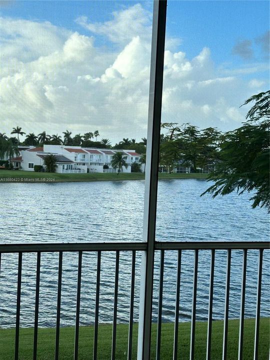 Recently Rented: $3,600 (3 beds, 2 baths, 1950 Square Feet)