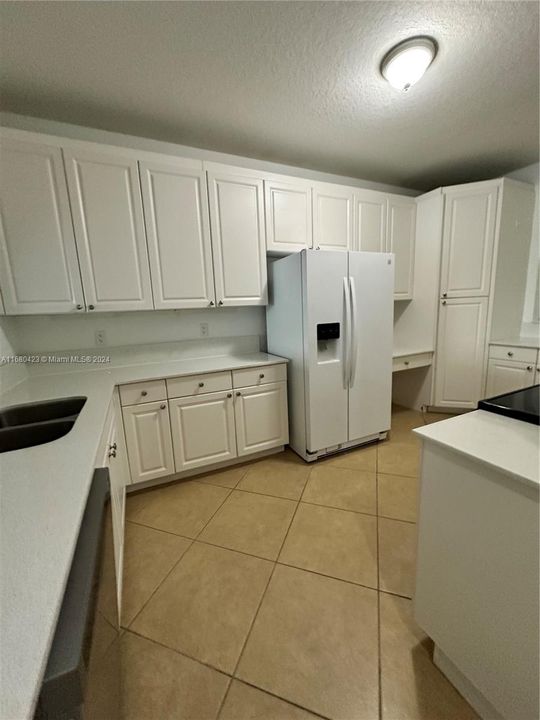 Recently Rented: $3,600 (3 beds, 2 baths, 1950 Square Feet)