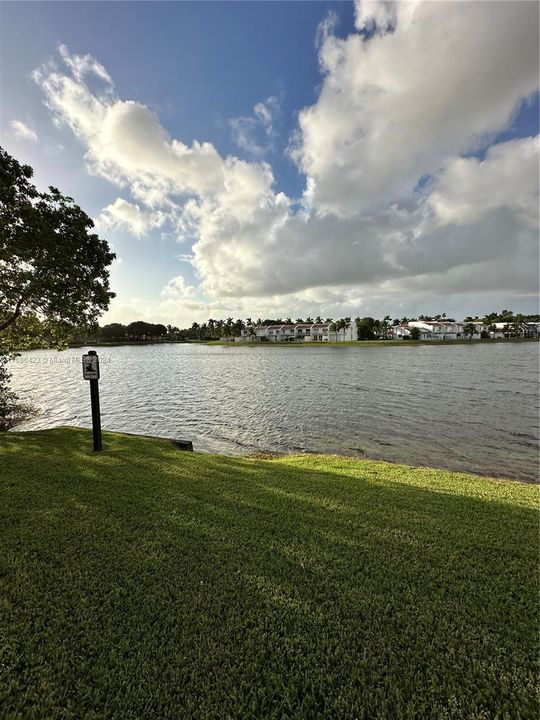 Recently Rented: $3,600 (3 beds, 2 baths, 1950 Square Feet)