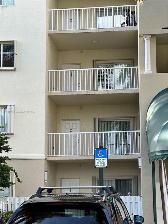 Recently Rented: $3,600 (3 beds, 2 baths, 1950 Square Feet)