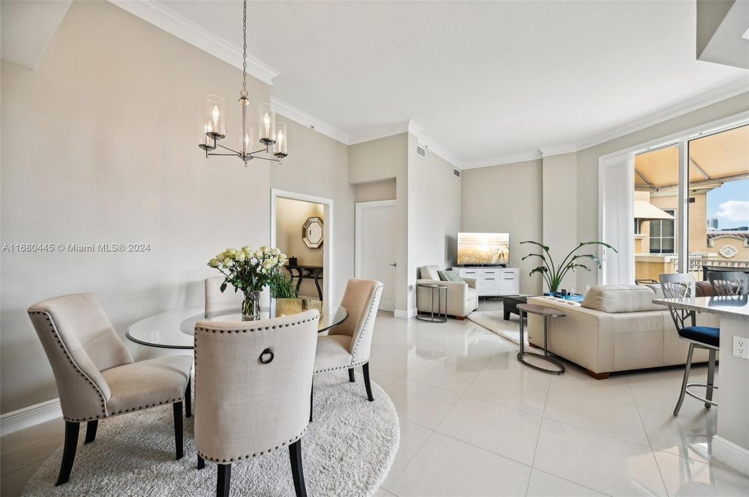 For Sale: $649,000 (2 beds, 2 baths, 1343 Square Feet)