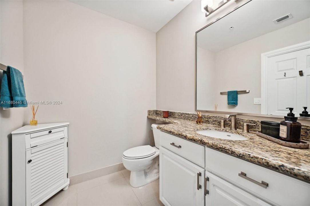 For Sale: $649,000 (2 beds, 2 baths, 1343 Square Feet)