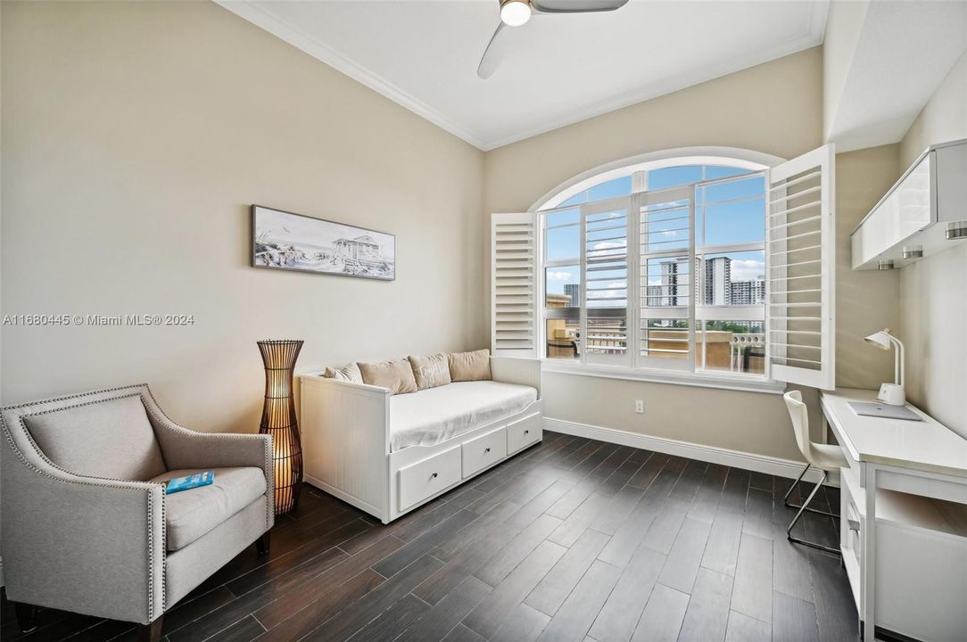 For Sale: $649,000 (2 beds, 2 baths, 1343 Square Feet)