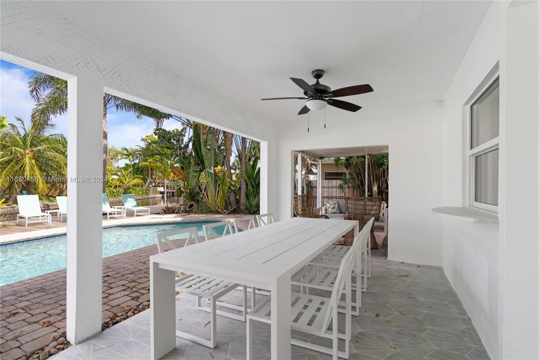 For Sale: $1,150,000 (3 beds, 2 baths, 1955 Square Feet)