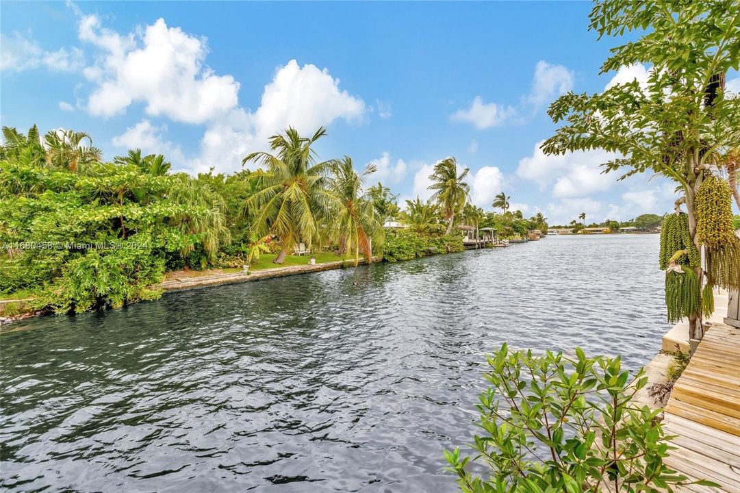 For Sale: $1,150,000 (3 beds, 2 baths, 1955 Square Feet)