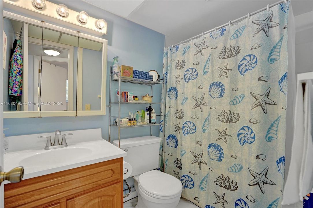 For Sale: $165,000 (2 beds, 2 baths, 850 Square Feet)