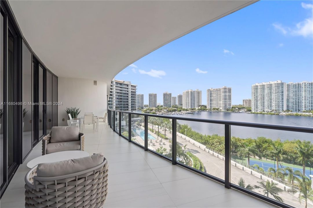 For Sale: $3,950,000 (4 beds, 5 baths, 3120 Square Feet)