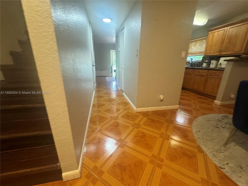 For Sale: $350,000 (2 beds, 2 baths, 1260 Square Feet)