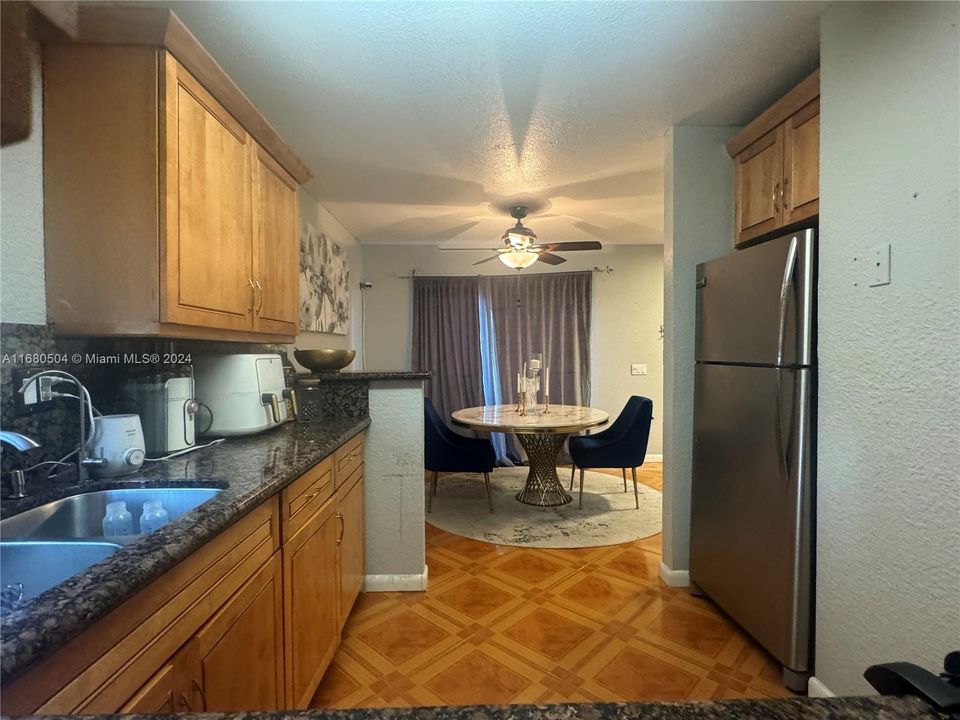 For Sale: $350,000 (2 beds, 2 baths, 1260 Square Feet)