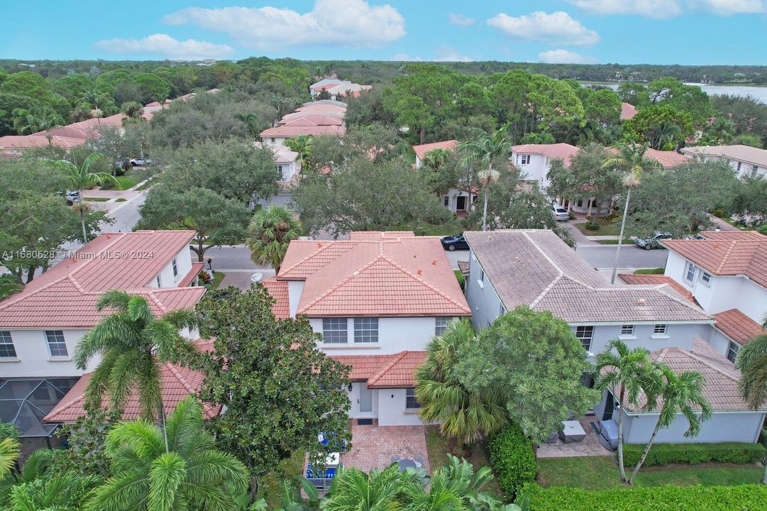 For Sale: $749,900 (3 beds, 2 baths, 1877 Square Feet)