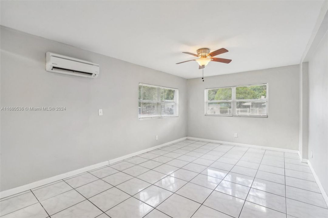 For Sale: $469,900 (3 beds, 2 baths, 1055 Square Feet)