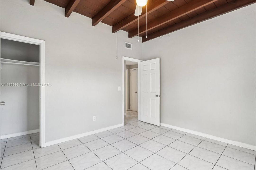 For Sale: $469,900 (3 beds, 2 baths, 1055 Square Feet)