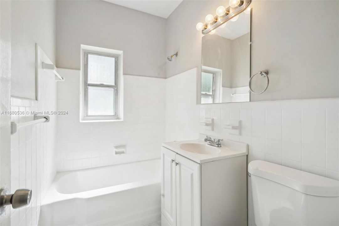 For Sale: $469,900 (3 beds, 2 baths, 1055 Square Feet)