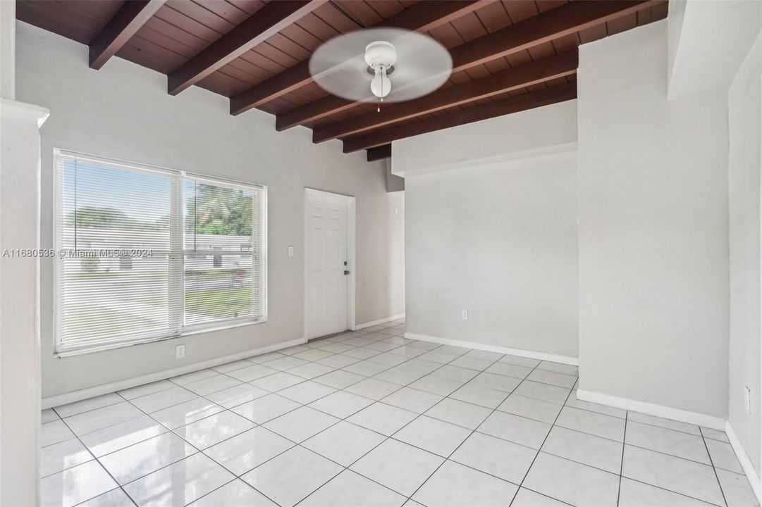 For Sale: $469,900 (3 beds, 2 baths, 1055 Square Feet)