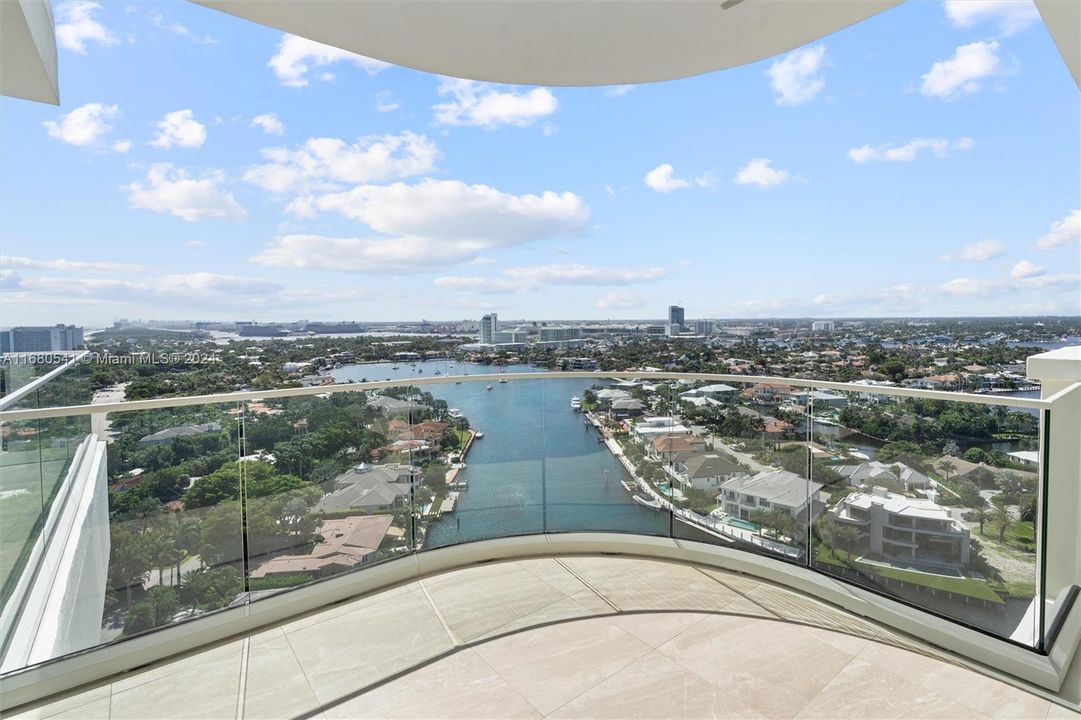 For Sale: $5,295,000 (3 beds, 4 baths, 4043 Square Feet)