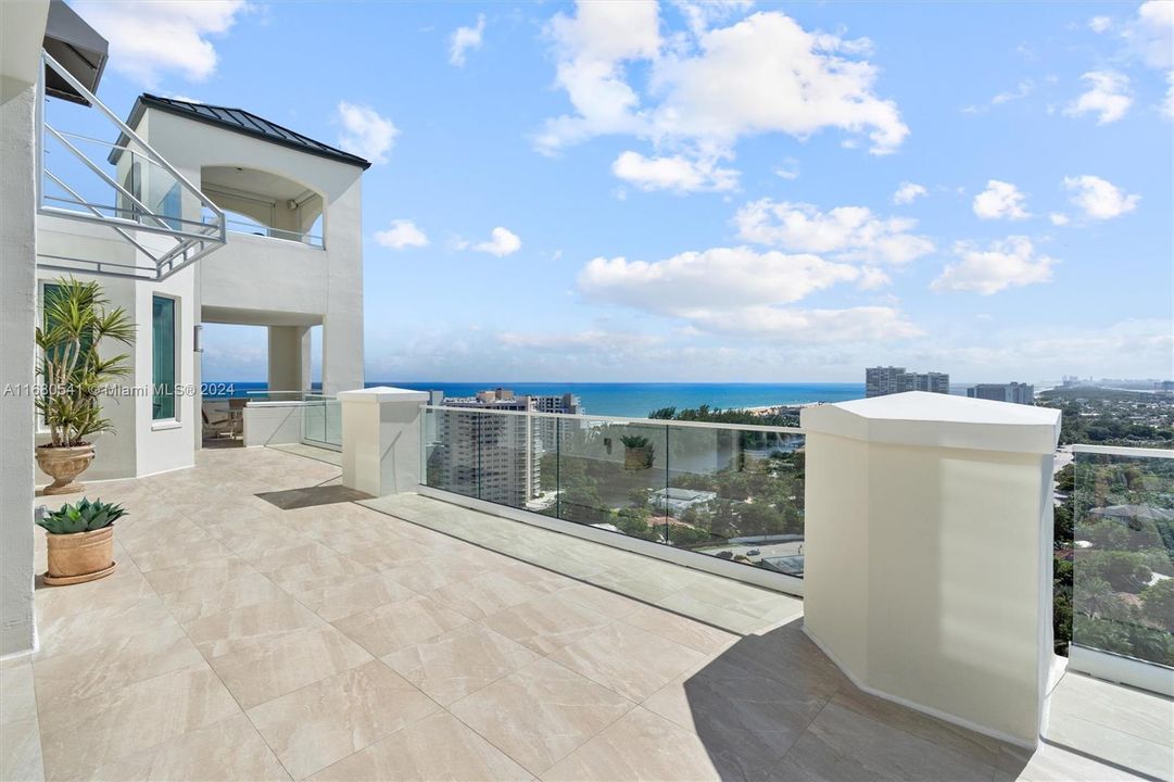 For Sale: $5,295,000 (3 beds, 4 baths, 4043 Square Feet)