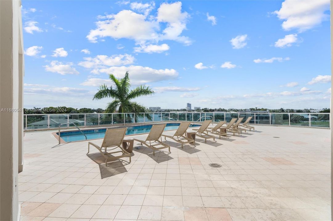 For Sale: $5,295,000 (3 beds, 4 baths, 4043 Square Feet)