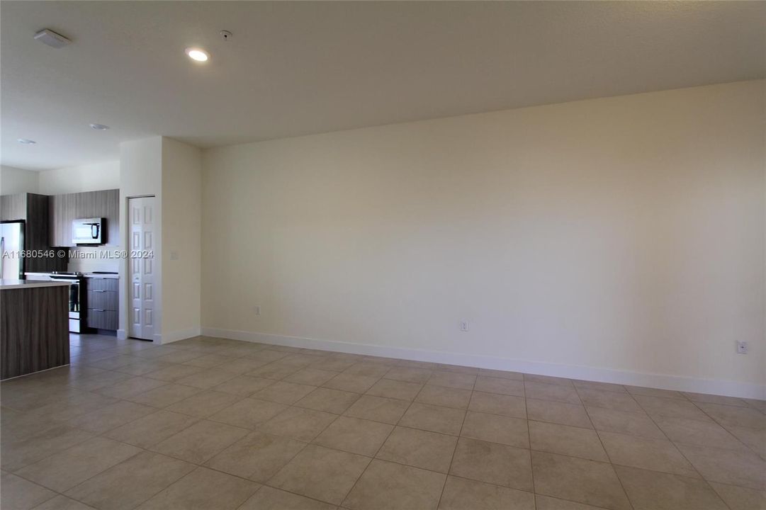 For Rent: $3,200 (2 beds, 2 baths, 1072 Square Feet)