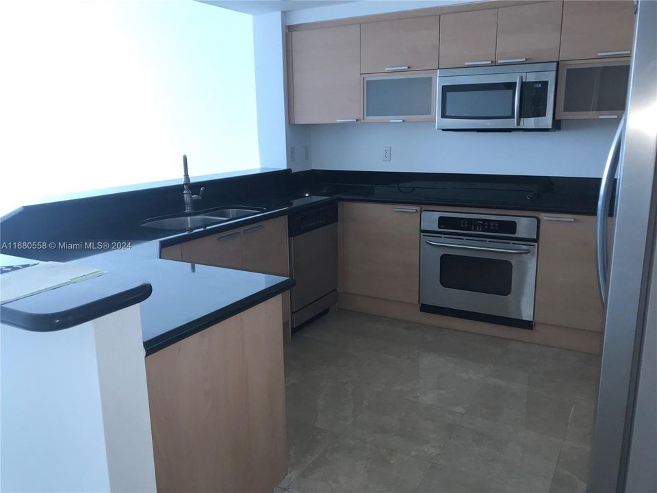 En Venta: $480,000 (3 camas, 3 baños, 1801 Pies cuadrados)