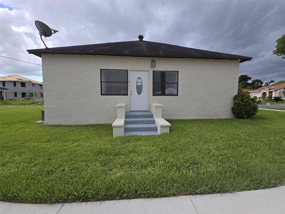 For Sale: $474,990 (3 beds, 1 baths, 1184 Square Feet)