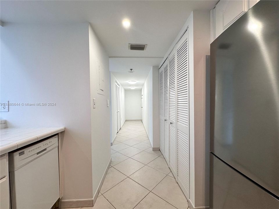 view from Kitchen to Front door and Hall.