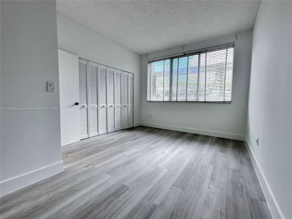 For Sale: $485,000 (1 beds, 1 baths, 780 Square Feet)