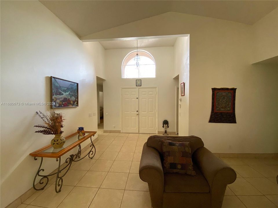 For Sale: $800,000 (4 beds, 2 baths, 2055 Square Feet)