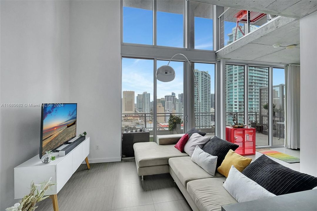 For Sale: $649,500 (2 beds, 2 baths, 1255 Square Feet)