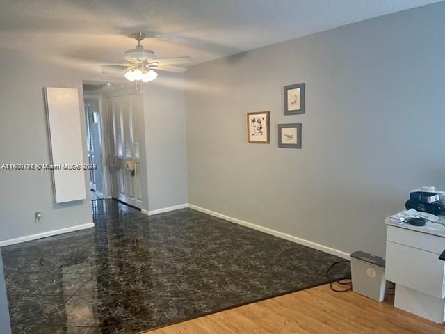 For Sale: $113,900 (1 beds, 1 baths, 738 Square Feet)