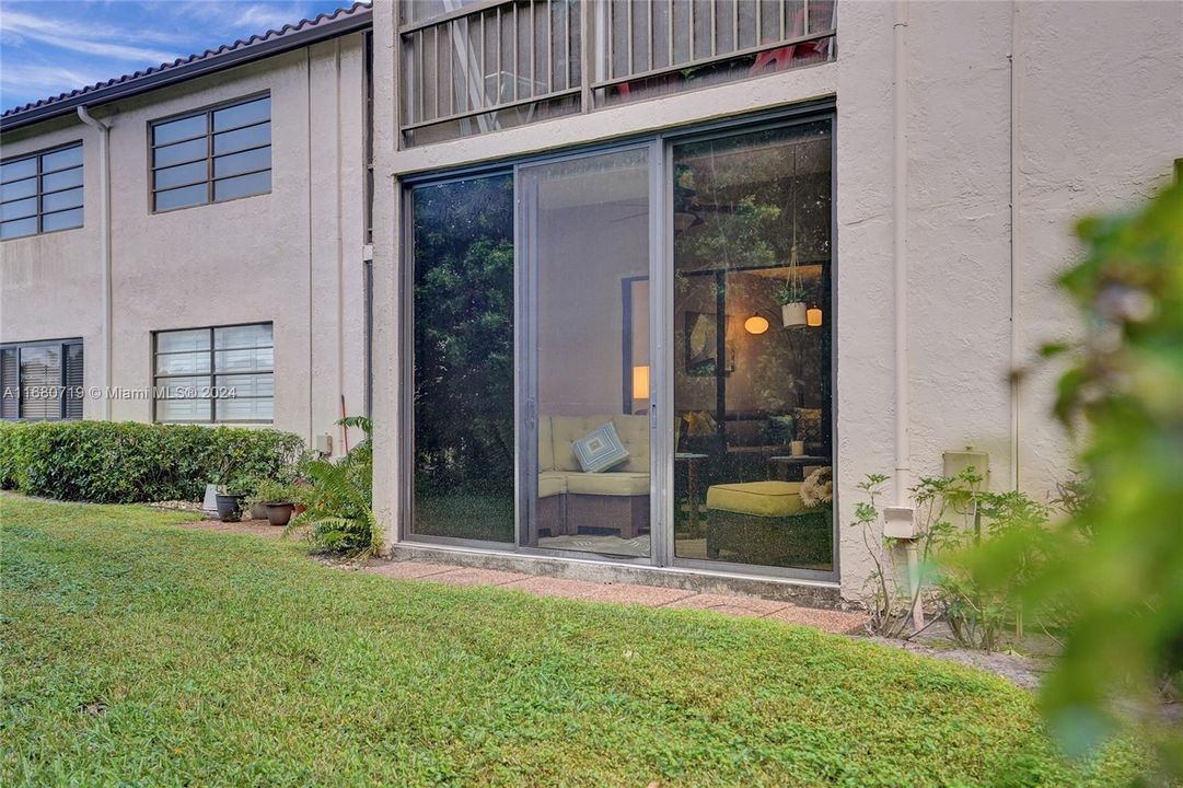 Revese View to the Patio!