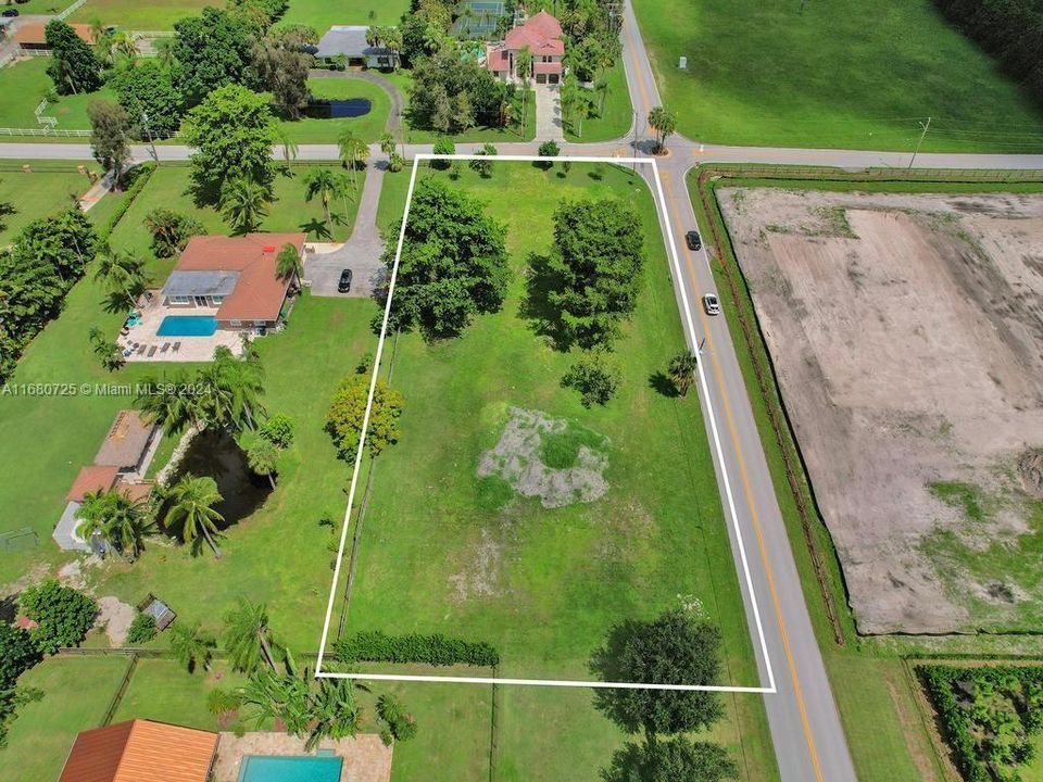 For Sale: $919,000 (0.97 acres)