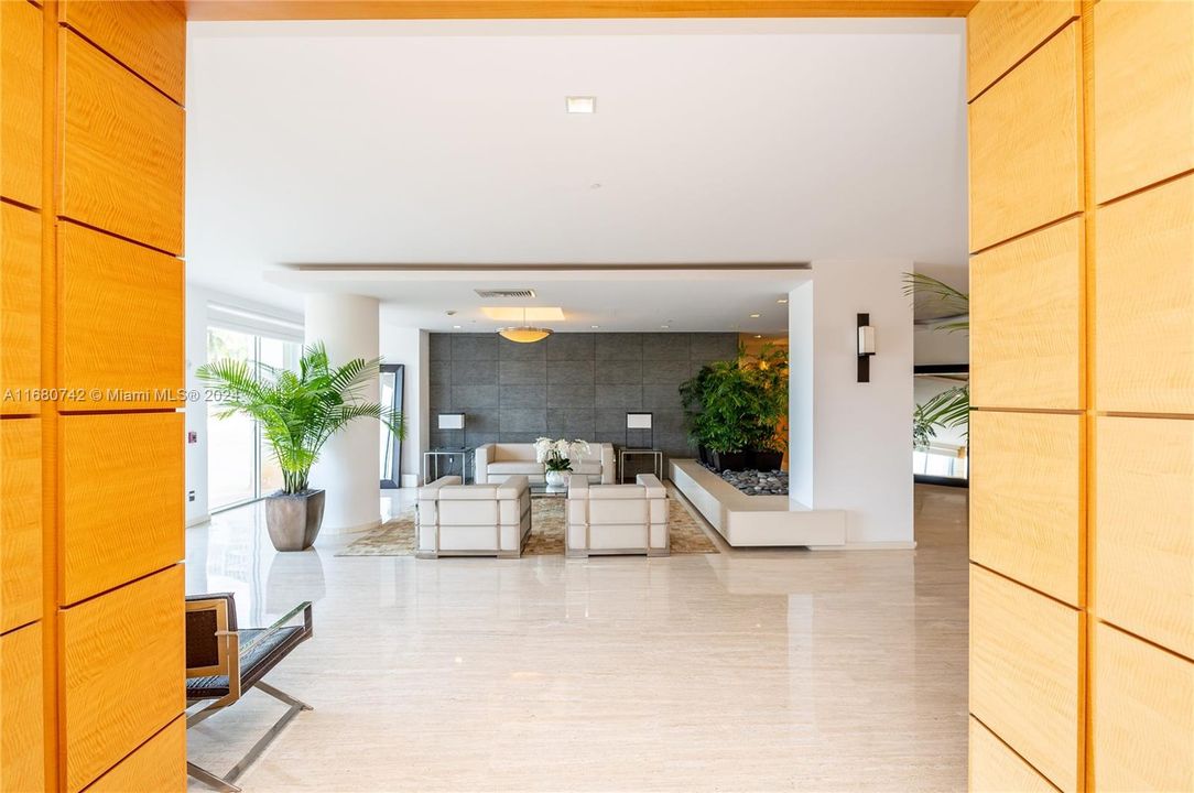 En Venta: $915,000 (1 camas, 2 baños, 930 Pies cuadrados)