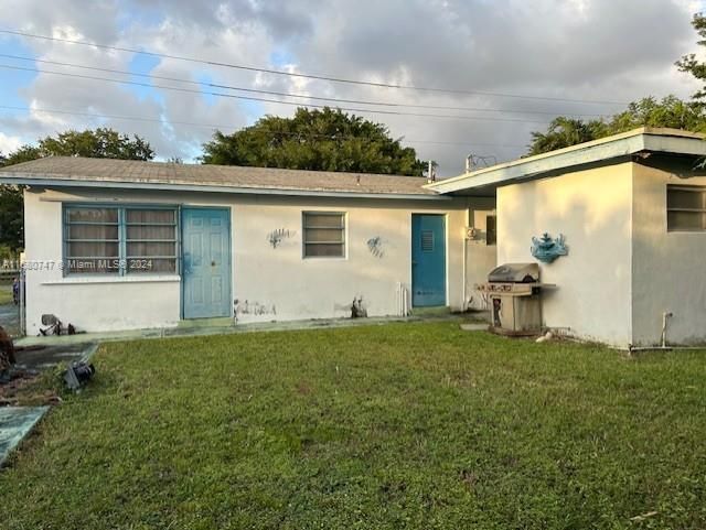 Active With Contract: $550,000 (3 beds, 2 baths, 1317 Square Feet)