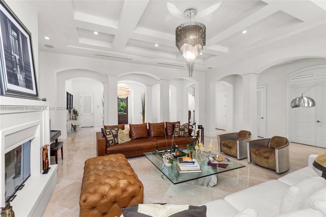 For Sale: $9,495,000 (7 beds, 6 baths, 9729 Square Feet)