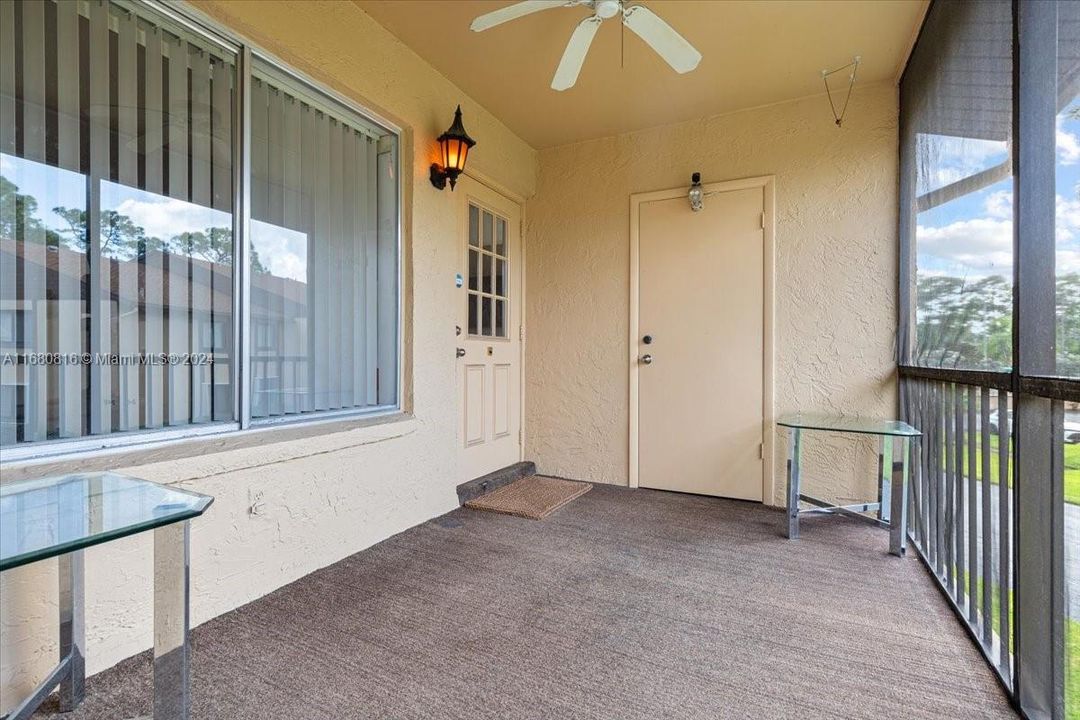 For Sale: $145,000 (2 beds, 2 baths, 924 Square Feet)